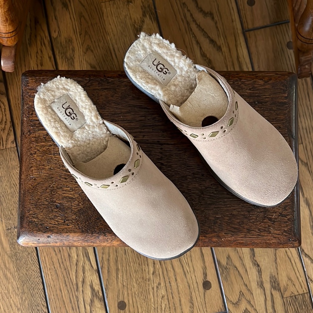 Ugg clogs